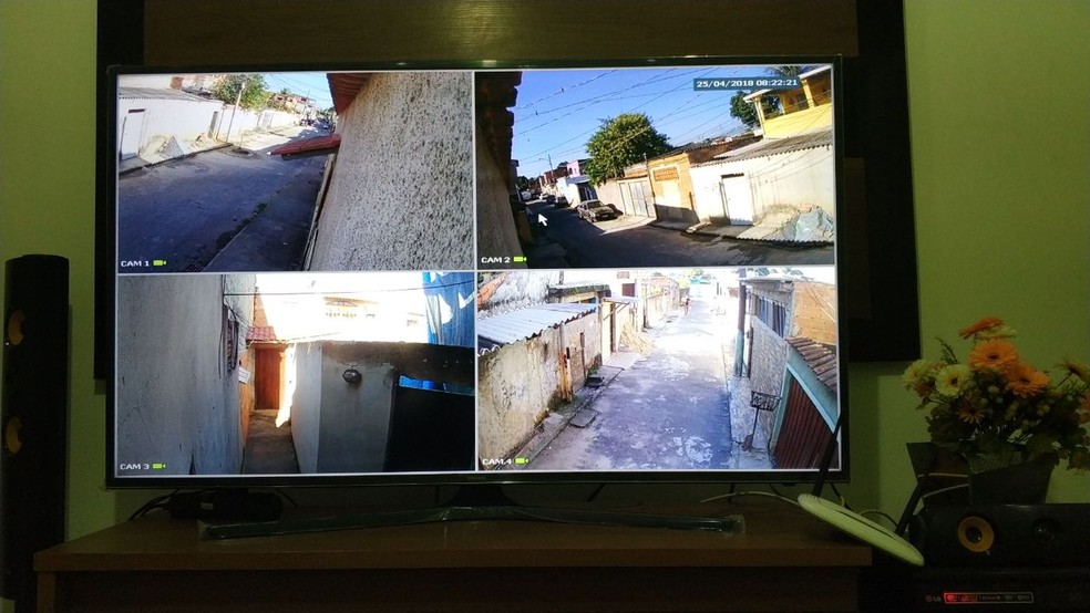Policia Apreende Central De Monitoramento De Imagens Na Casa De Suspeito De Integrar Milicia Na Zona Oeste Do Rio Rio De Janeiro G1
