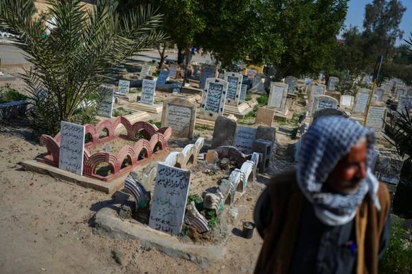 Kamil Jassim Mohammed, guardião do cemitério dos mártires em Fallujah, no Iraque