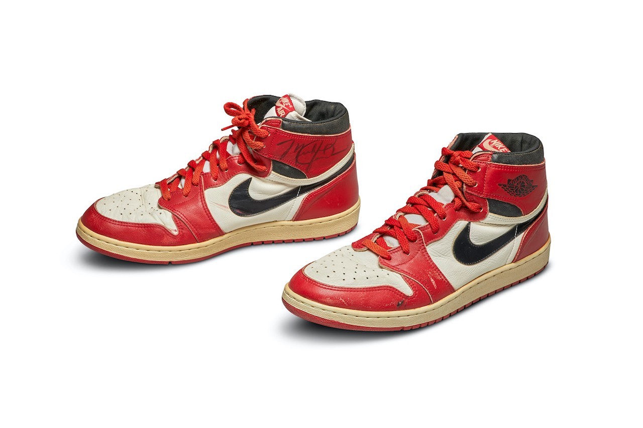 Air Jordan 1 é vendido por US$560 mil em recorde mundial por valor de sneaker (Foto: Reprodução)