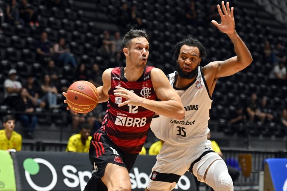 Flamengo vence Corinthians por 82 a 70 na 2&Acirc;&ordf; rodada da NBB &acirc; Foto: Divulga&Atilde;&sect;&Atilde;&pound;o/NBB
