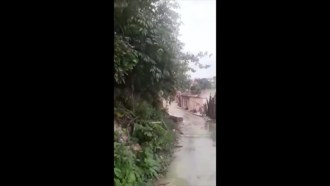Vídeo flagra momento em que casa desaba no Amazonas