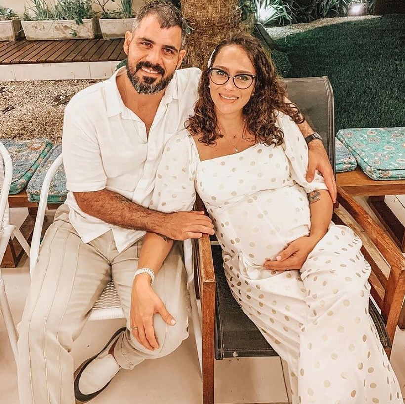 Juliano e Letícia Cazarré, ainda grávida de Maria Madalena (Foto: Reprodução/Instagram)