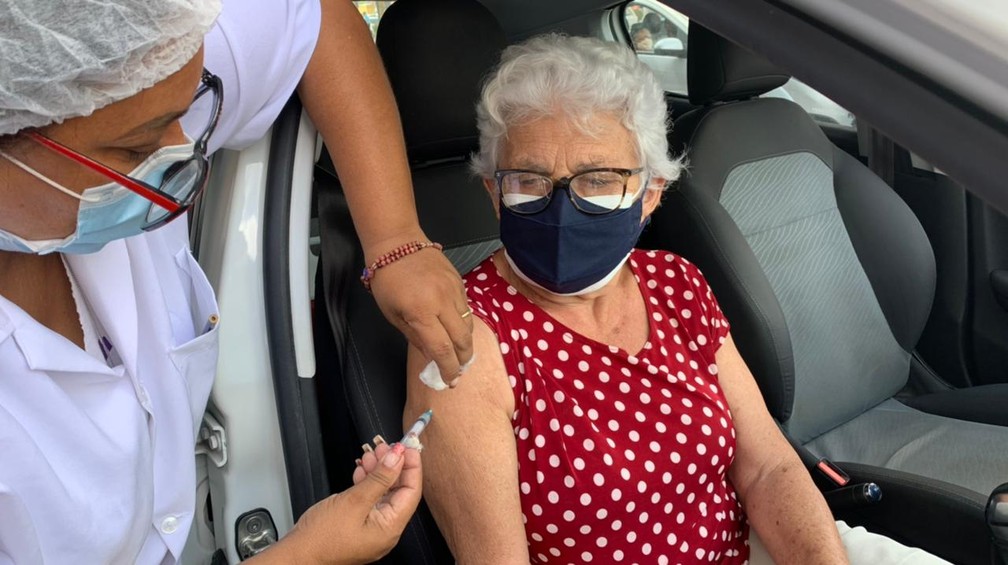 Vacinação de idosos acima dos 80 anos contra Covid-19 em Natal — Foto: Lucas Cortez/Inter TV Cabugi