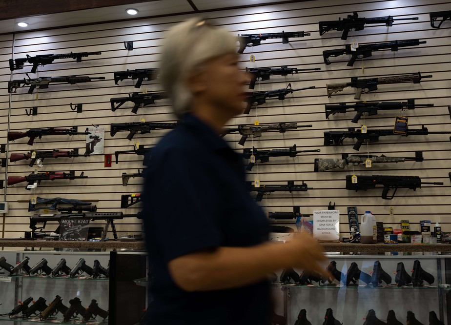 A cidade de Littleton, no estado americano de Massachusetts, atrai visitantes de diferentes partes do país em busca da variedade de armas oferecidas em suas lojas