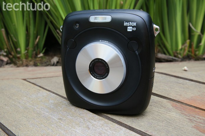 Instax SQ10 é a primeira câmera hibrida, unindo a fotografia analógia à digital (Foto: João Gabriel Balbi/TechTudo)