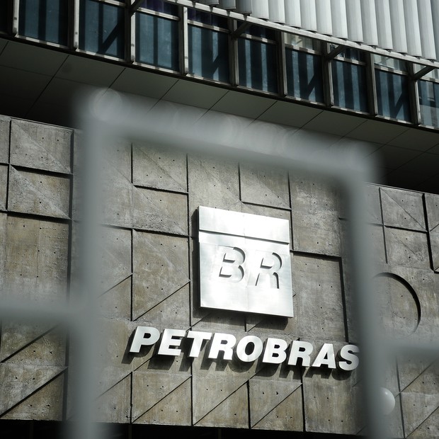 Logo da Petrobras é visto na sede da empresa no Rio de Janeiro (Foto: Tânia Rêgo/Agência Brasil)