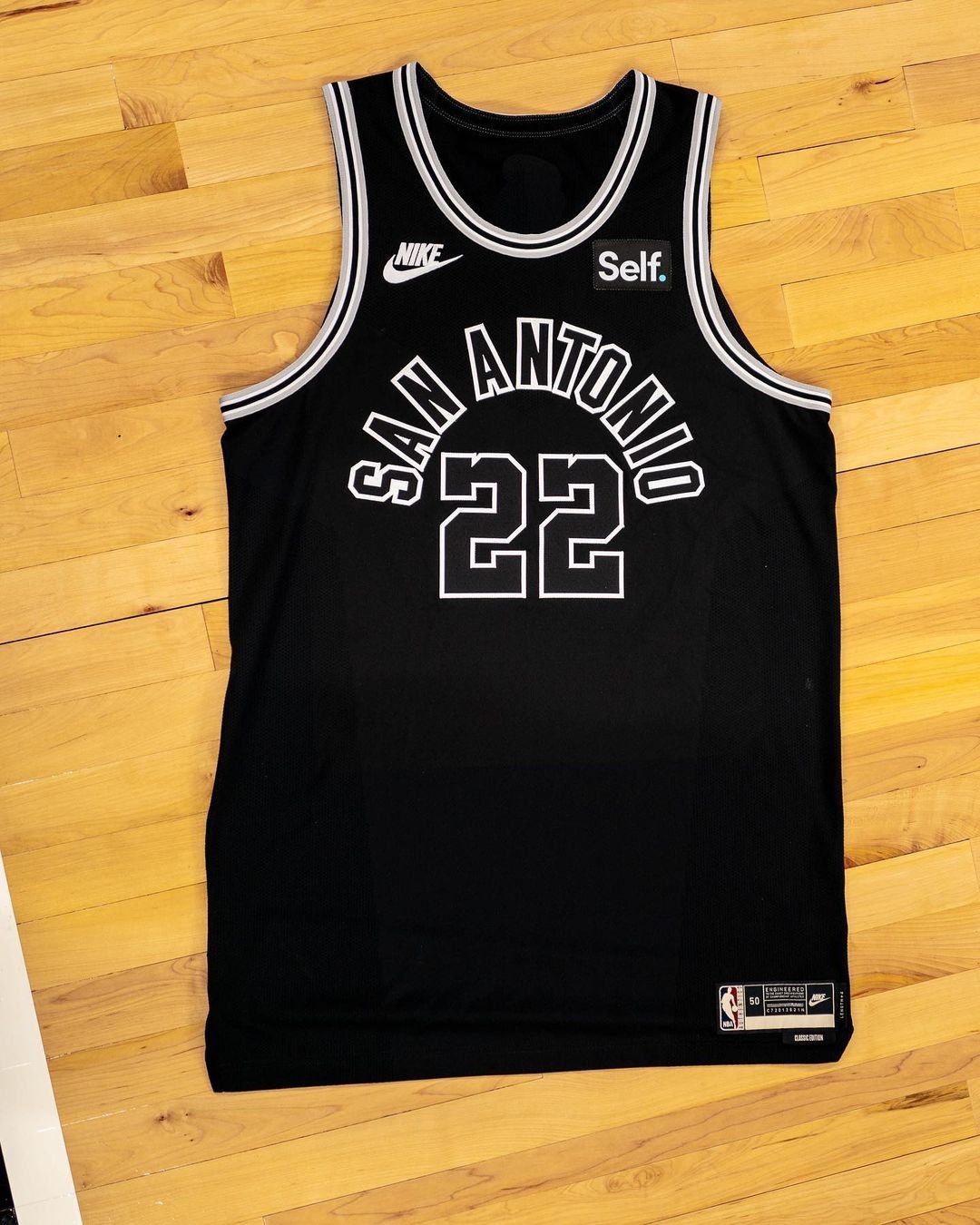 Novo uniforme Classic Edition do San Antonio Spurs (Foto: Reprodução/Instagram)