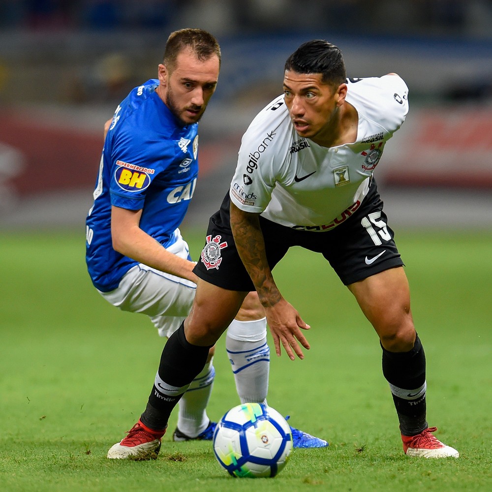 [COMENTE E DÊ SUA NOTA] Atuações do Corinthians: Douglas leva dois cartões em 85 segundos, e Cássio evita derrota ainda pior