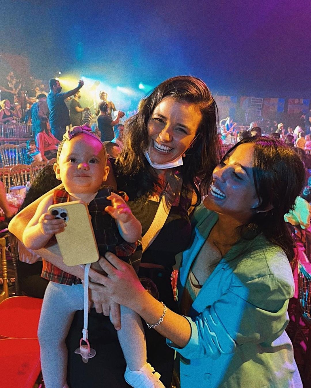 Talita Younann se derrete pela filha ao mostrar passeio no circo (Foto: Reprodução / Instagram)