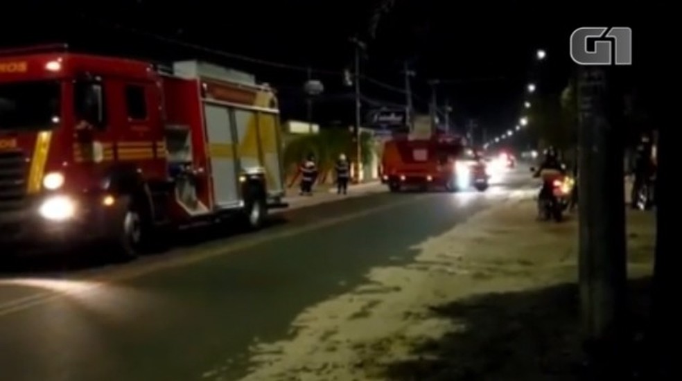 Bombeiros foram chamados para conter incêndio em motel no bairro São Joaquim — Foto: Reprodução