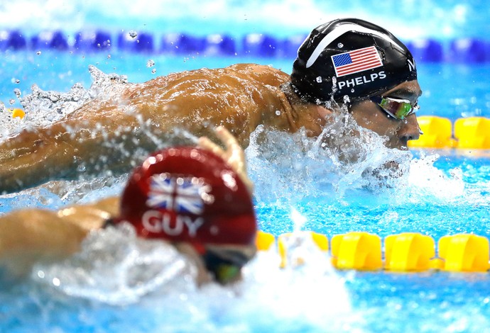 Michael Phelps 4X100m medley (Foto: Agência AP)