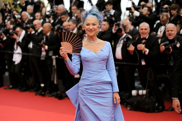 Cannes 2023: Helen Mirren surge com cabelo azul no red carpet |  Celebridades | Glamour