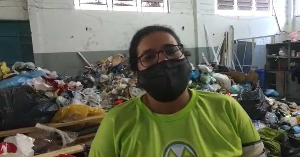Viviane trabalha com coleta de recicl&aacute;vel em S&atilde;o Jos&eacute; dos Campos &mdash; Foto: Arquivo Pessoal