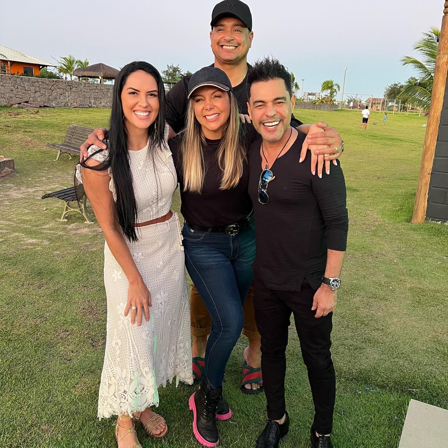 Graciele Lacerda posta foto com Carla Perez, Xanddy e Zezé Di Camargo (Foto: reprodução/ Instagram)