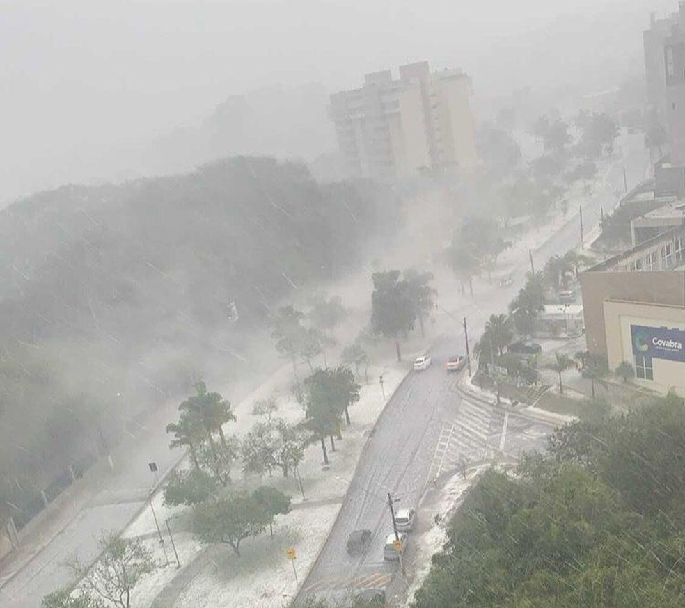 Chuva de granizo em Jundiaí (SP) — Foto: Felipe Rick/Arquivo pessoal