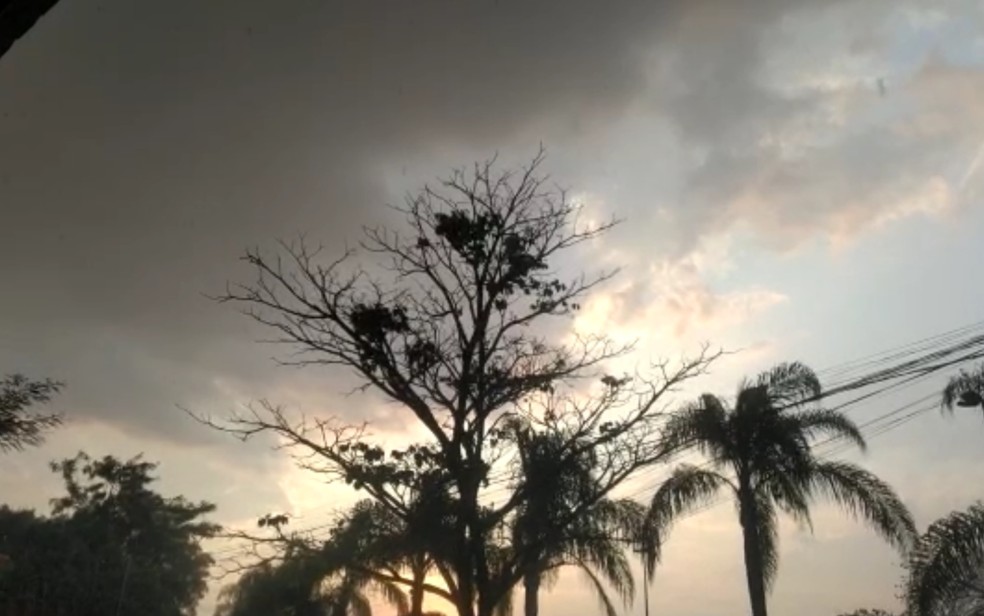 Fim de semana tem previsão de chuva e ventania em Goiás