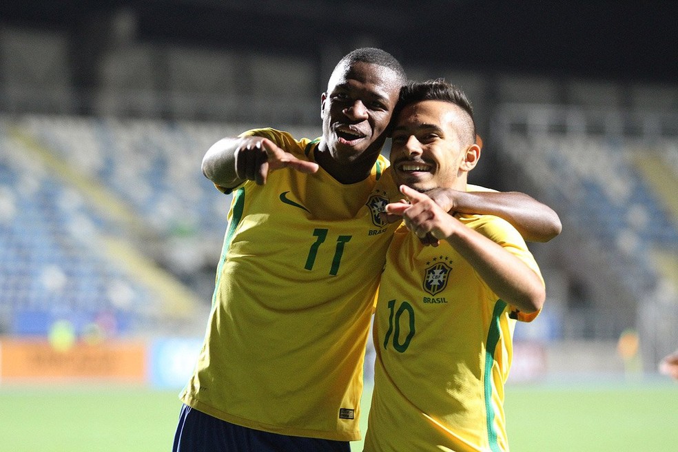 Vinicius Junior, do Flamengo, e Alanzinho, do Palmeiras, no Sul-Americano Sub-17 deste ano (Foto: Divulgação/Sul-Americano Sub-17)