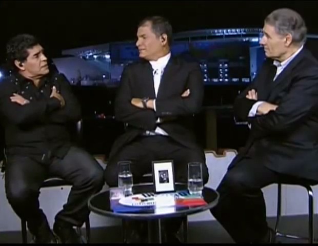 Maradona e Rafael Correa (Foto: reprodução)