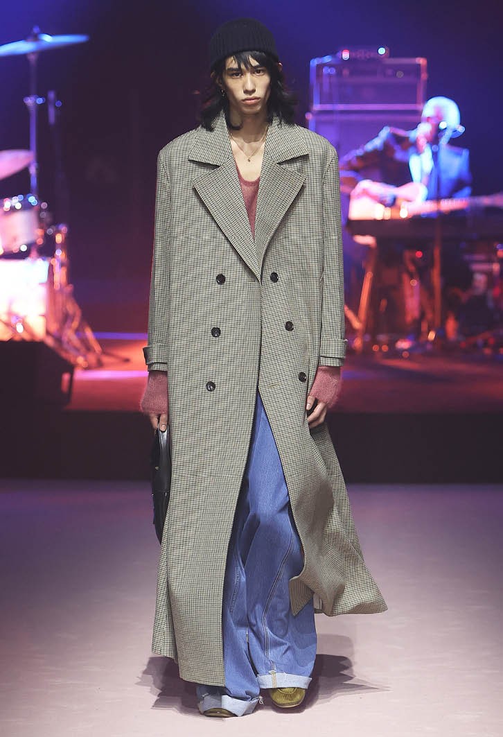 Clássicos casacos longos são revisitados em nova coleção da Gucci