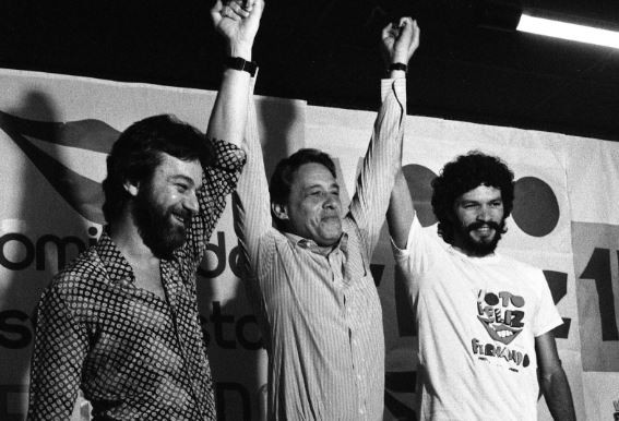 Sócrates com Fernando Henrique Cardoso, em campanha para prefeito de São Paulo, em 1985