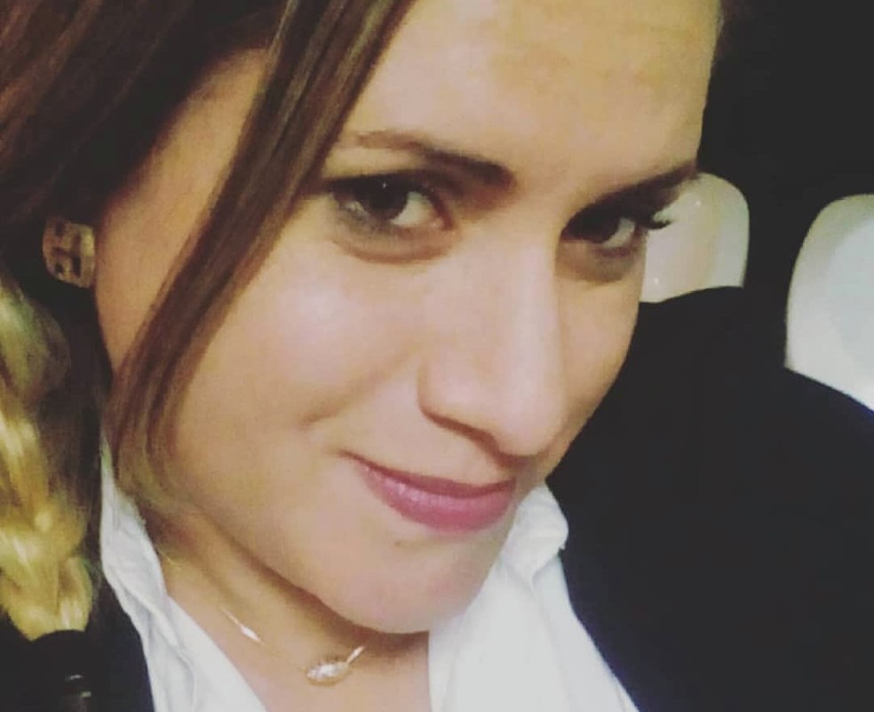 Recepcionista Patrícia Elen, de 33 anos, que morreu na manhã desta quinta-feira (6) — Foto: Arquivo pessoal