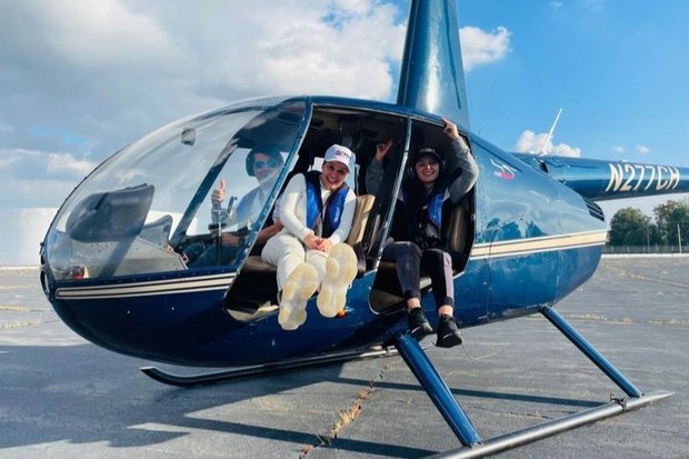 Maiara e Maraísa andando de helicóptero em Nova York (Foto: Reprodução/ Instagram)
