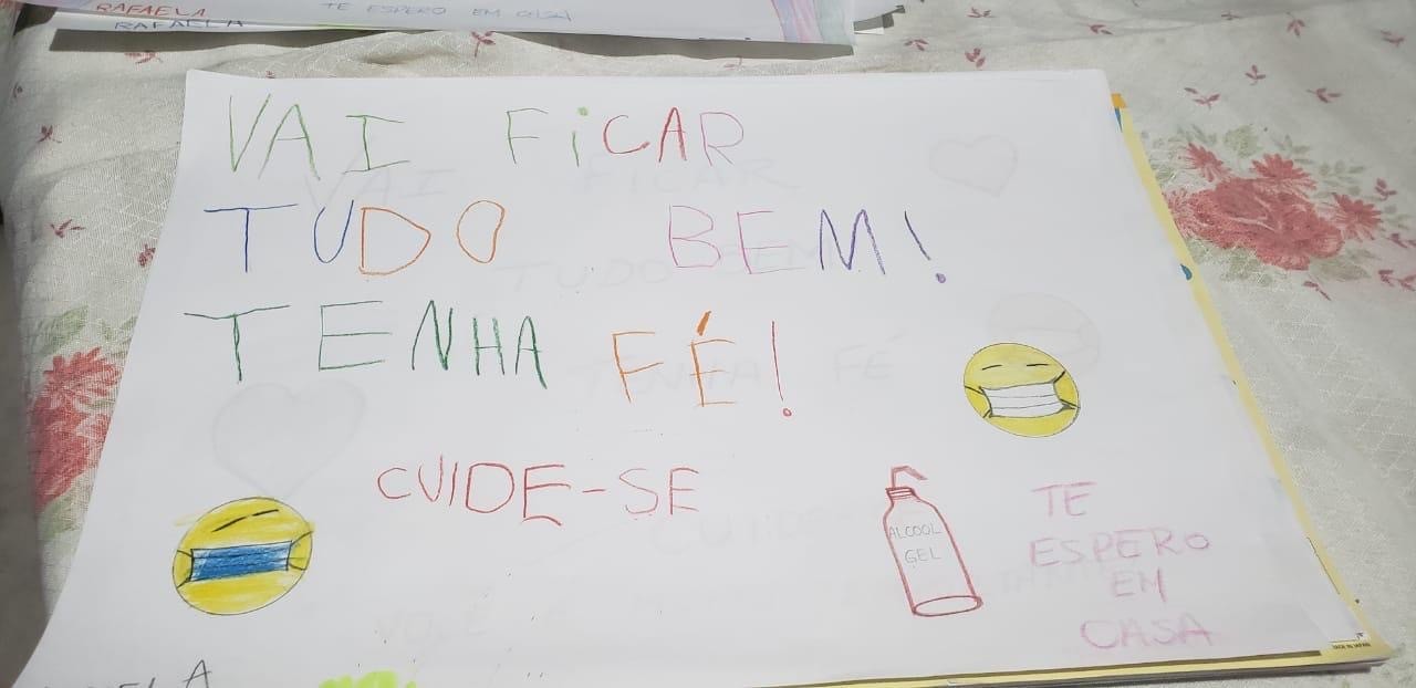 Operários de obra em SP ganham mensagens de apoio dos filhos: "Vai passar" (Foto: Divulgação)