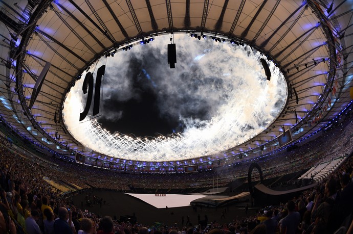 Fogos na cerimônia de abertura da Paralimpíada (Foto: André Durão)