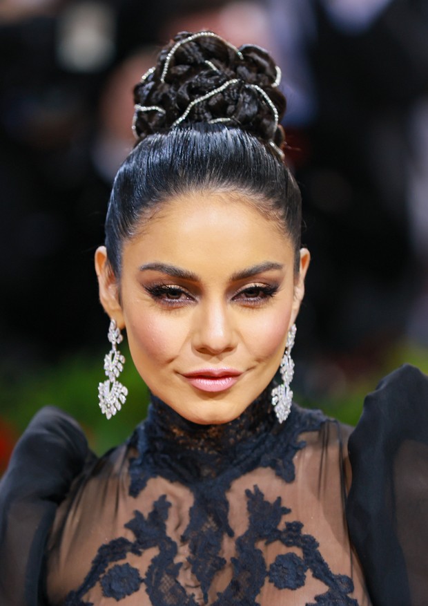 NEW YORK, NEW YORK - MAY 02: Vanessa Hudgens attends The 2022 Met Gala Celebrating "In America: An Anthology of Fashion" at The Metropolitan Museum of Art on May 02, 2022 in New York City. (Photo by Theo Wargo/WireImage) (Foto: WireImage)