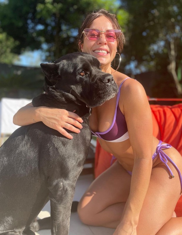 Paolla Oliveira e seu pet (Foto: Reprodução/Instagram )