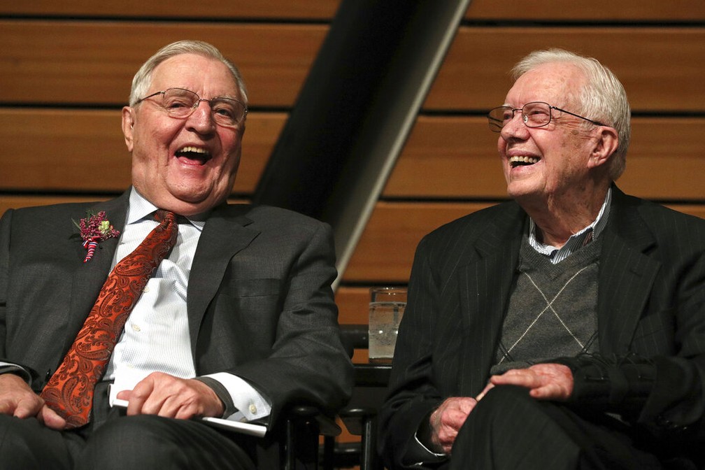 Walter Mondale e Jimmy Carter, que ocuparam respectivamente os cargos de vice e de presidente entre 1977 e 1981, em foto de 2018 — Foto: Anthony Souffle/Star Tribune via AP, arquivo