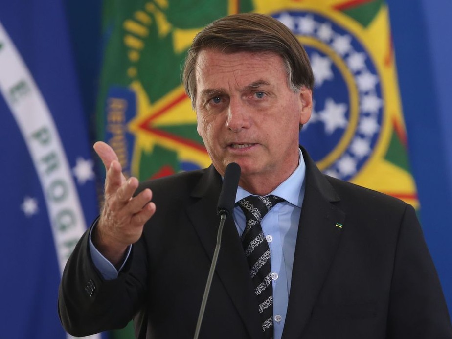 Jair Bolsonaro discursa no Palácio do Planalto