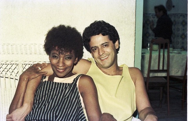 Zezé Motta e Marcos Paulo em 'Corpo a Corpo' como o casal Sônia e Cláudio (Foto: Reprodução)