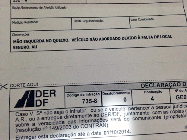 Multa recebida por jovem de Brasília com observação: 'mão no queixo esquerdo' (Foto: Reprodução)