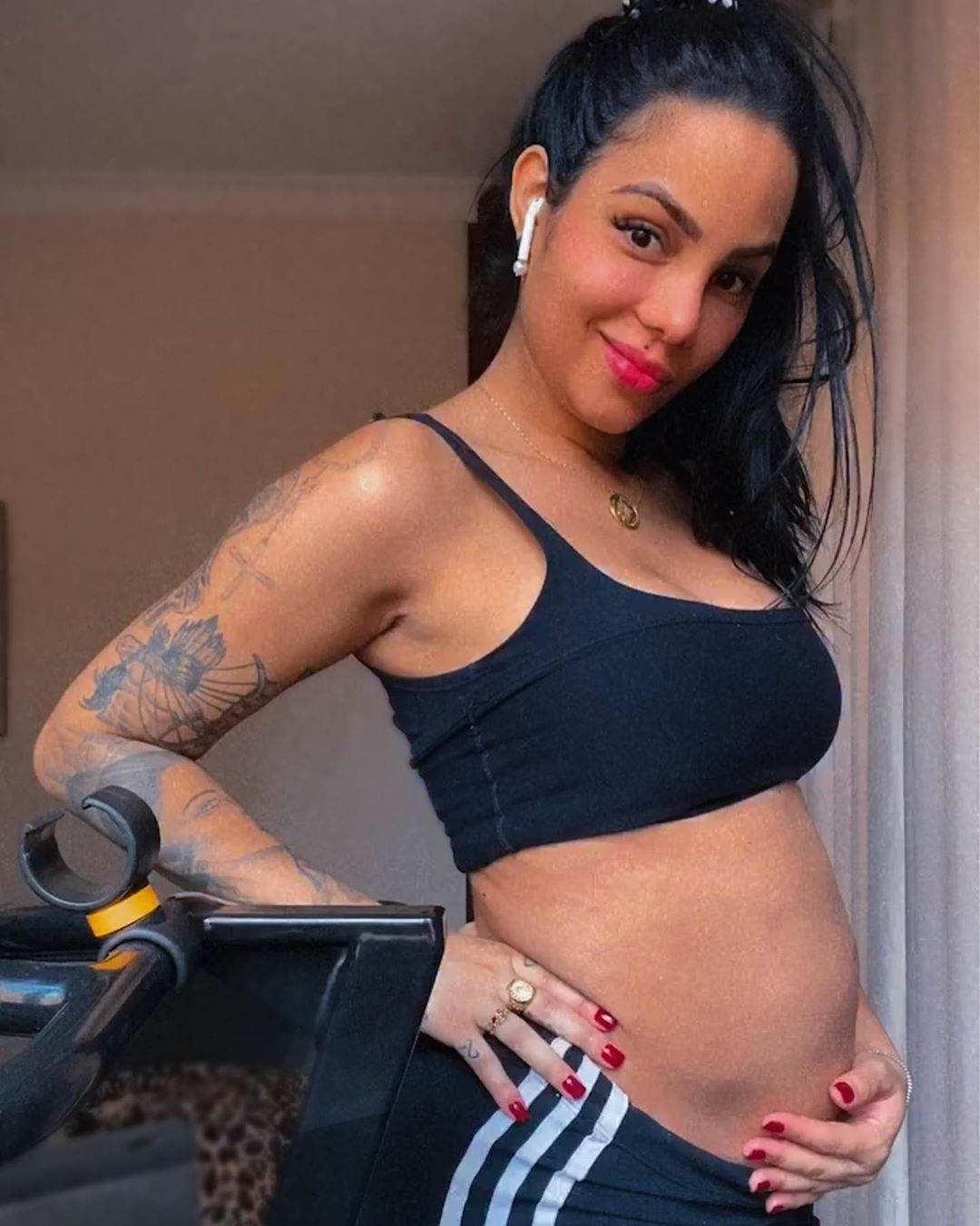 Mayara Motti está grávida de seis meses (Foto: Reprodução/Instagram)
