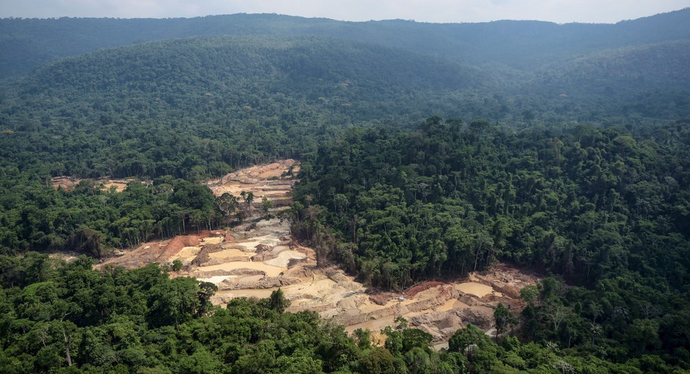 Garimpo ilegal na Terra Indgena Kayap, no estado do Par, em 2017. — Foto: Felipe Werneck/Ibama