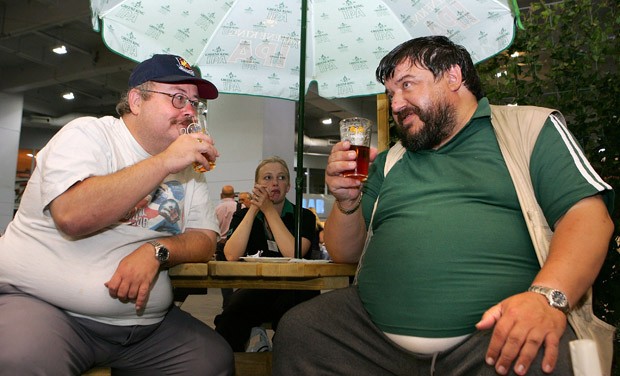 Cerveja na barriga (Foto: Getty Images)