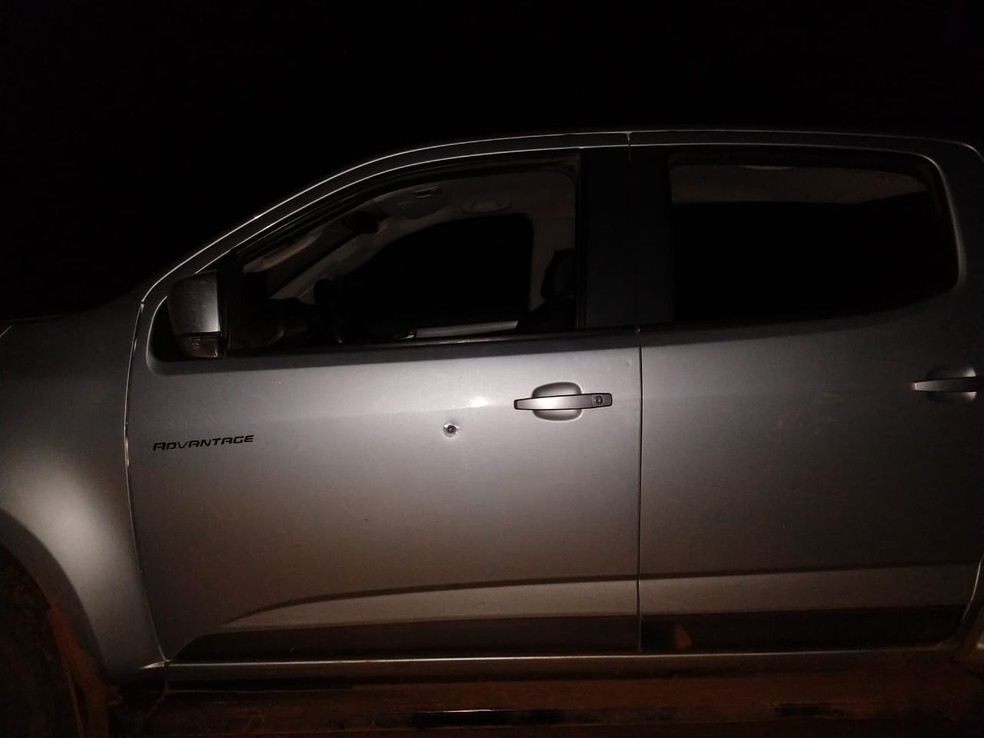 Suspeito morre em confronto com policiais após roubo de caminhonete em Nova Maringá — Foto: Polícia Militar de Mato Grosso/Assessoria