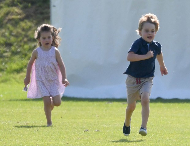 Princesa Charlotte e príncipe George (Foto: The Grosby Group)