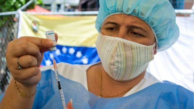 BBC- Venezuela estava utilizando vacinas russas e chinesas, mas nesta semana recebeu uma opção cubana (Foto: Getty Images via BBC)