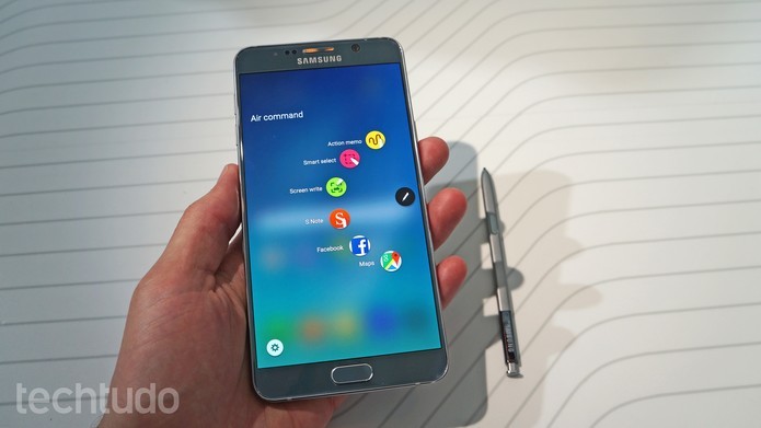 Galaxy Note 5 vem com caneta Stylus (Foto: Thássius Veloso/TechTudo)