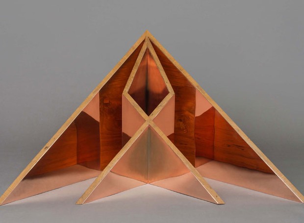 Linha de móveis inspirada em origami (Foto: Reprodução/Aljoud Lootah)
