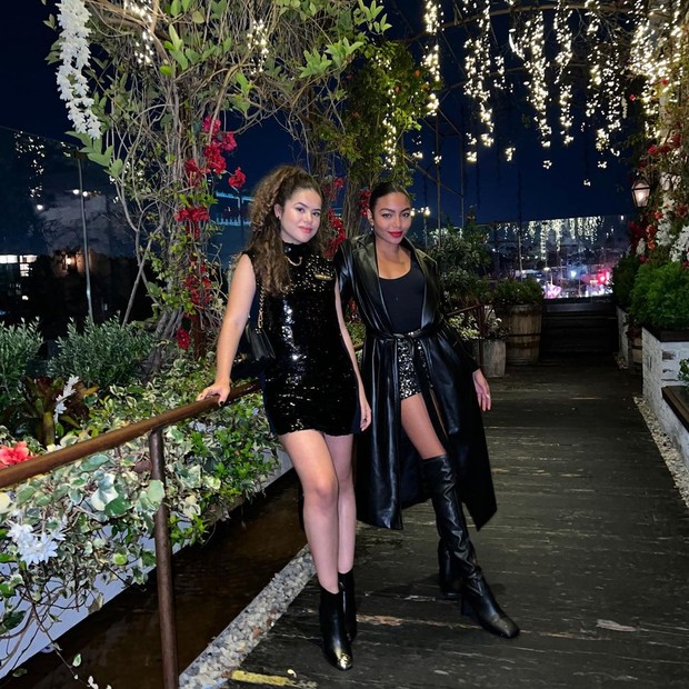 Maisa Silva e Any Gabrielly (Foto: Reprodução/Instagram)
