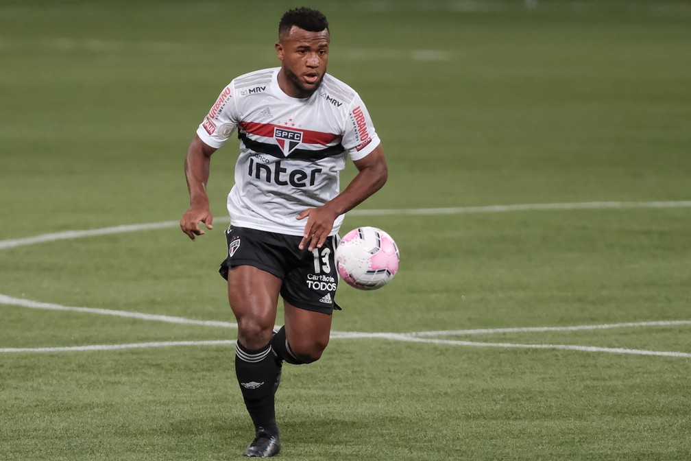 Luan em ação pelo São Paulo no clássico contra o Palmeiras — Foto: Marcello Zambrana/Estadão Conteúdo