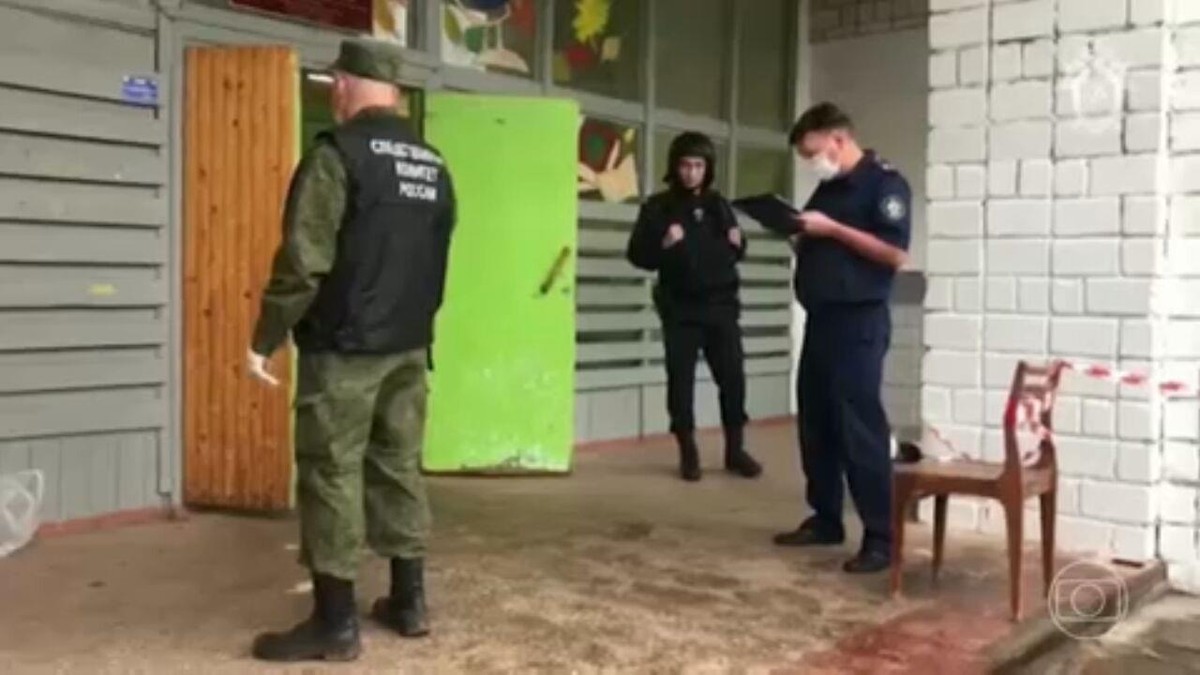 Atirador entra em escola na Rússia e mata 11 crianças