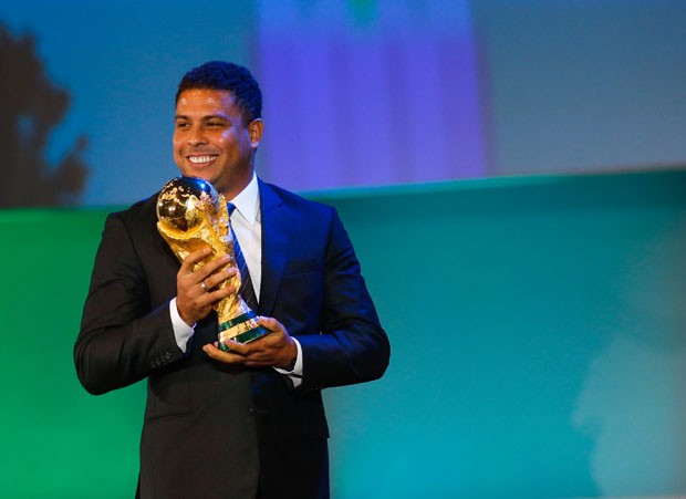 SAO PAULO, BRAZIL - JUNE 10: Former Brazilian football star Ronaldo Nazario speaks during the opening ceremony of the 64th FIFA Congress at the Expocenter Transamerica on June 10, 2014 in Sao Paulo, Brazil. (Photo by Alexandre Schneider/Getty Images) (Foto: Getty Images)