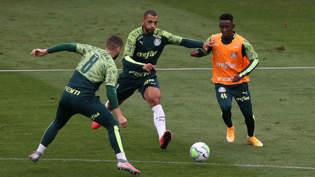 Escalação do Palmeiras: sem Viña e Felipe Melo, elenco inicia preparação para pegar o Santos