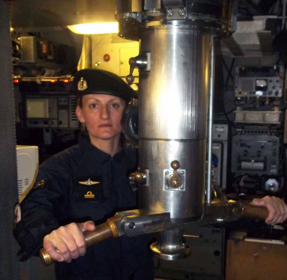 Eliana María Krawczyk, única mulher a bordo do ARA San Juan, submarino argentino desaparecido; ela, que tem 35 anos, é a primeira oficial submarinista do país (Foto: Marinha da Argentina/AFP)