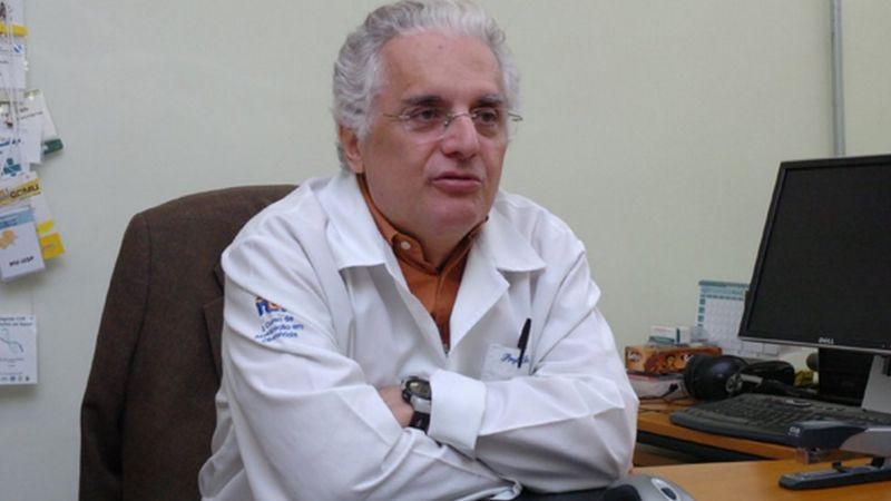 Covid: VacinaÃ§Ã£o por comorbidade no Brasil 'foi maluquice' e encorajou fraudes, diz epidemiologista Paulo Lotufo