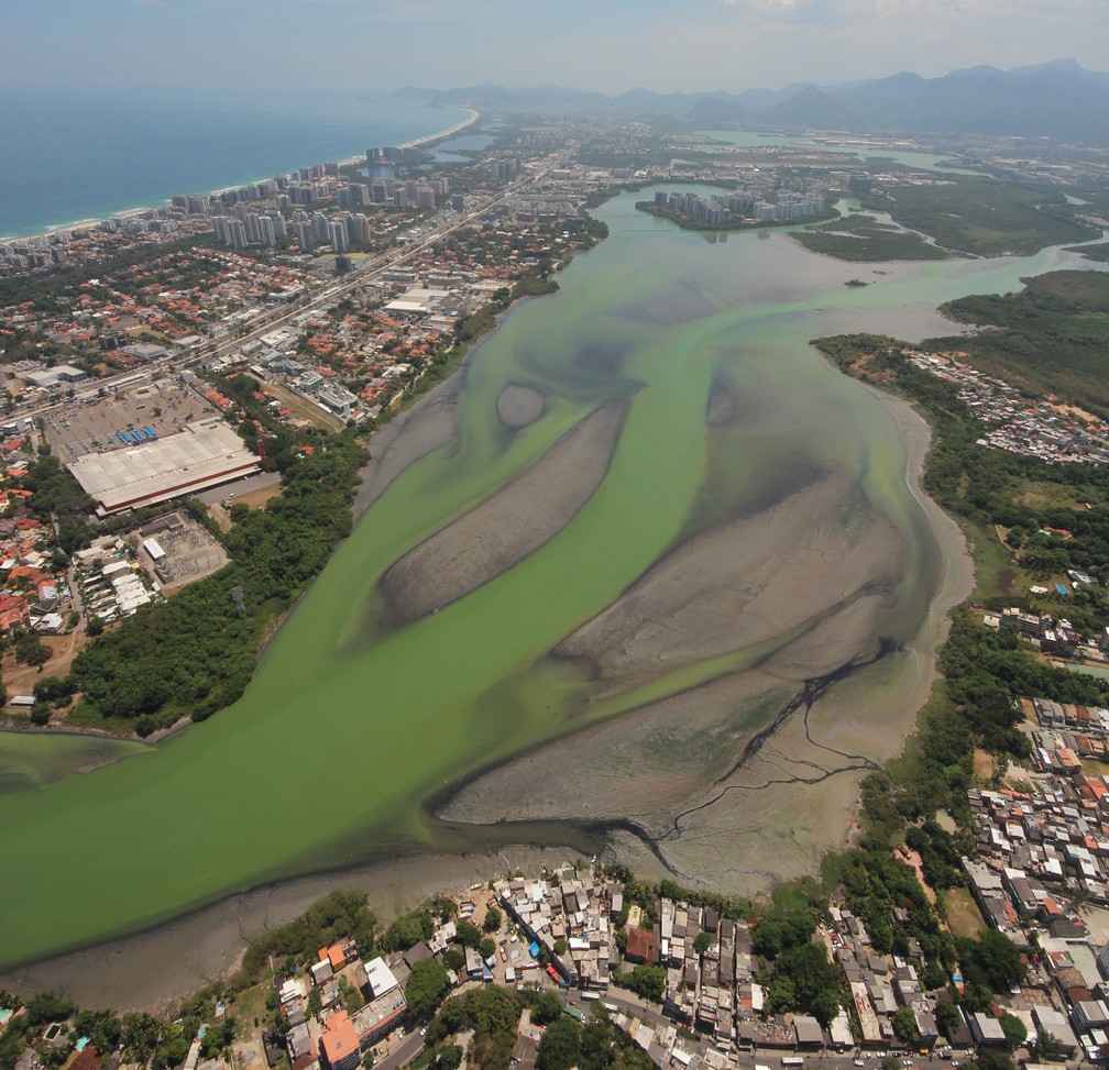 lagoa jacarepagua - Descaso com a Baía de Guanabara causa impactos na saúde, no transporte e no turismo e provoca prejuízo de bilhões ao RJ, alerta ONG